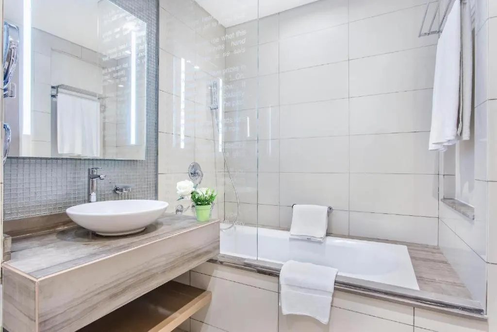 Damac Towers By Paramount Hotels & Resorts Dubai 0*,